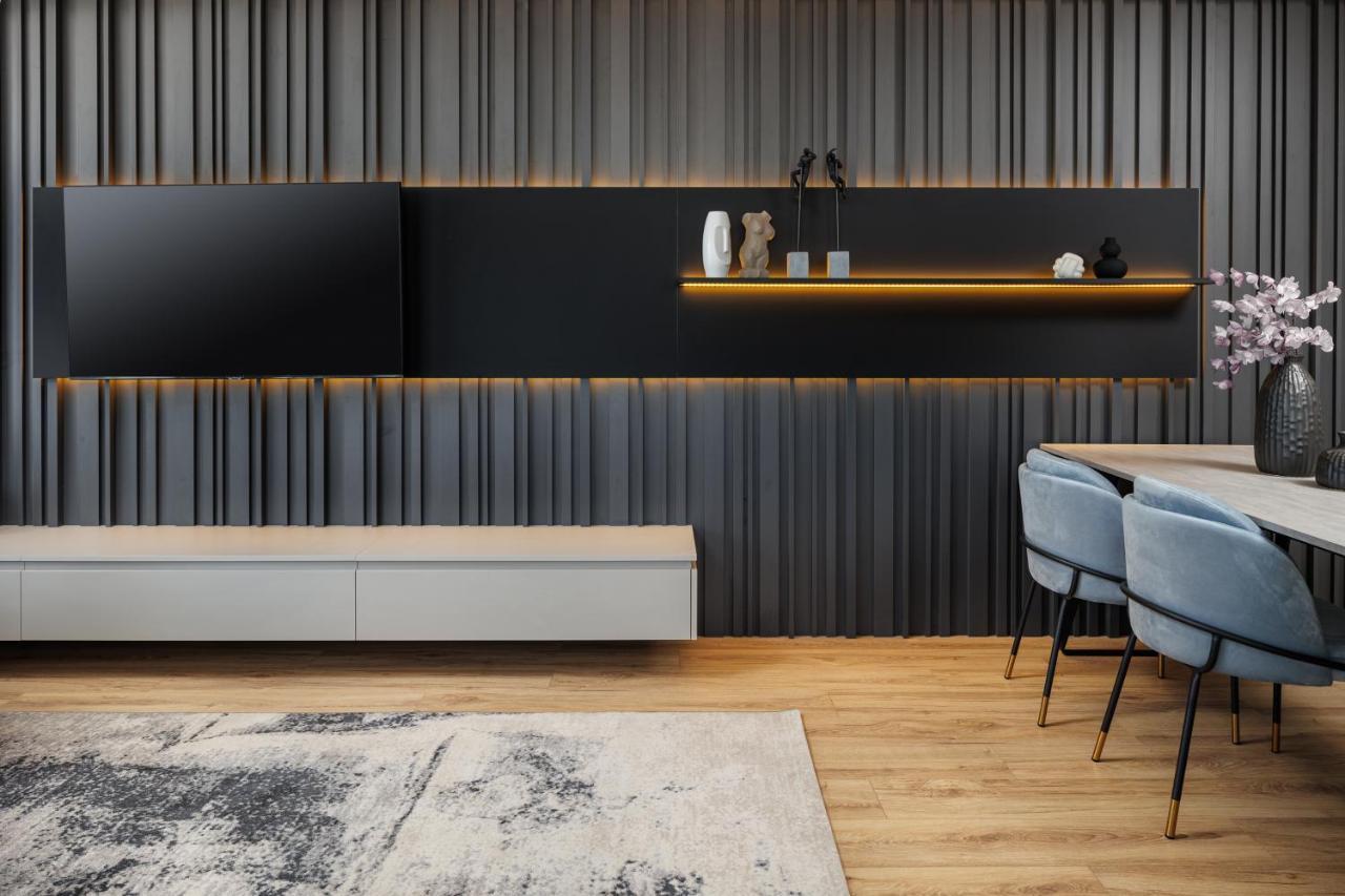 Mandala Designer Apartments With Free Private Parking, Near Mall Coresi Брашов Екстериор снимка