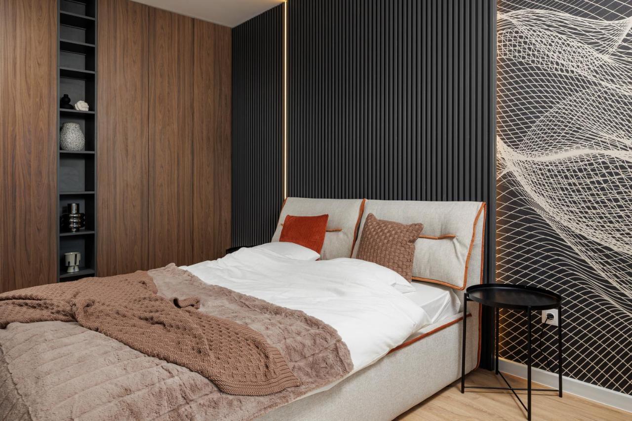 Mandala Designer Apartments With Free Private Parking, Near Mall Coresi Брашов Екстериор снимка