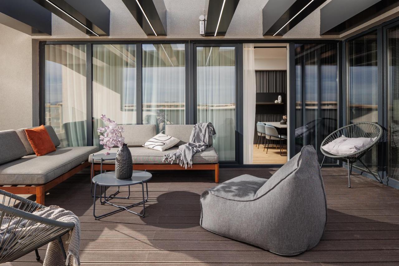 Mandala Designer Apartments With Free Private Parking, Near Mall Coresi Брашов Екстериор снимка