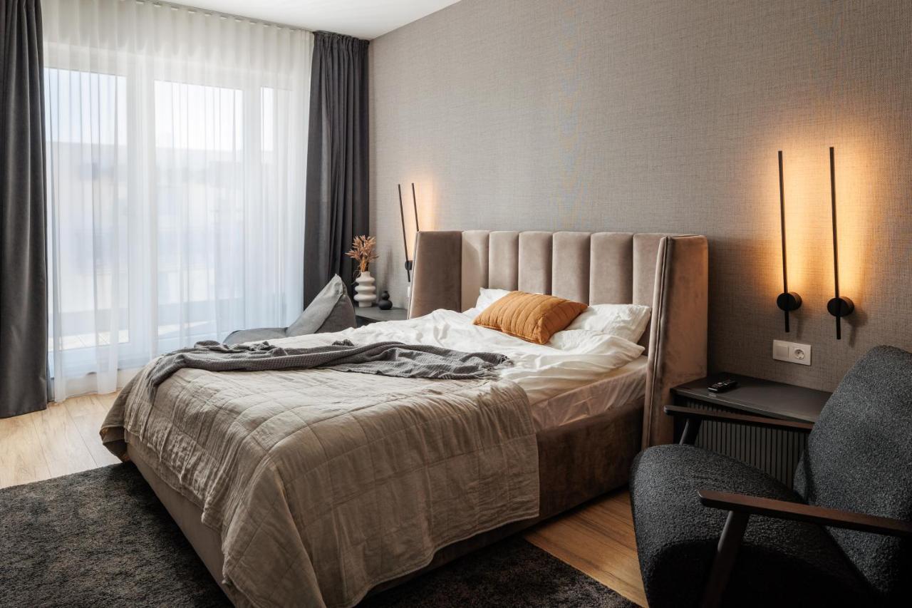 Mandala Designer Apartments With Free Private Parking, Near Mall Coresi Брашов Екстериор снимка
