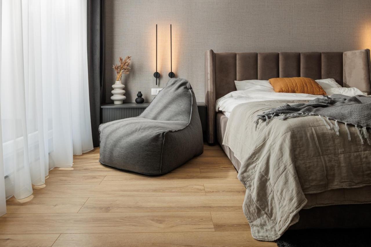 Mandala Designer Apartments With Free Private Parking, Near Mall Coresi Брашов Екстериор снимка