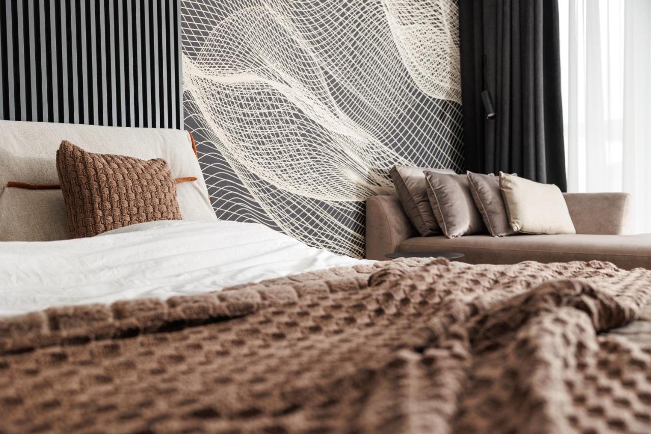 Mandala Designer Apartments With Free Private Parking, Near Mall Coresi Брашов Екстериор снимка