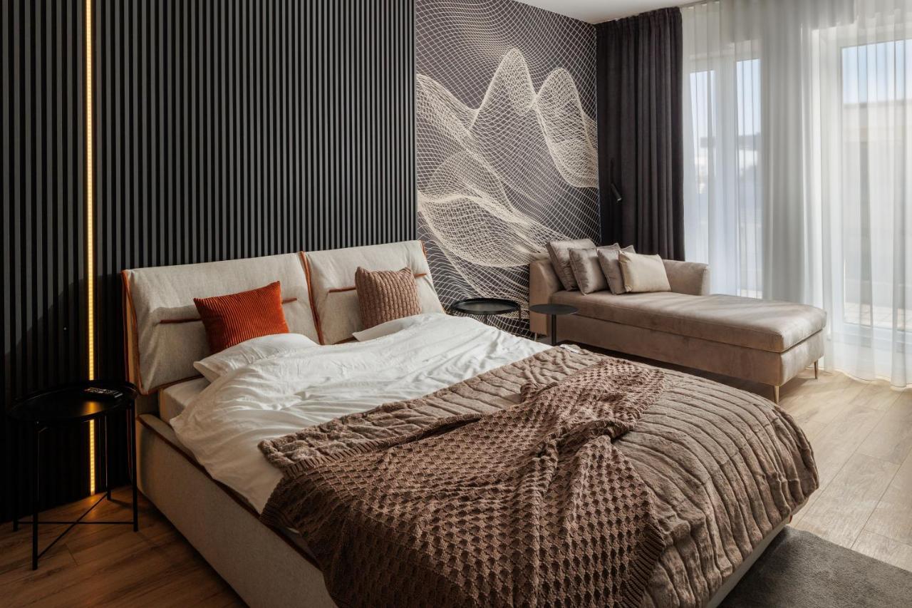 Mandala Designer Apartments With Free Private Parking, Near Mall Coresi Брашов Екстериор снимка
