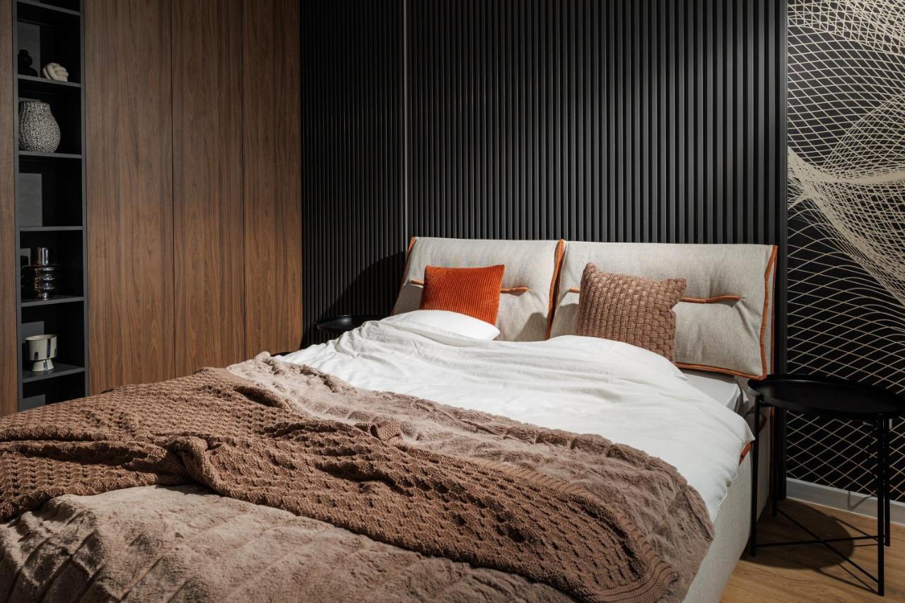 Mandala Designer Apartments With Free Private Parking, Near Mall Coresi Брашов Екстериор снимка