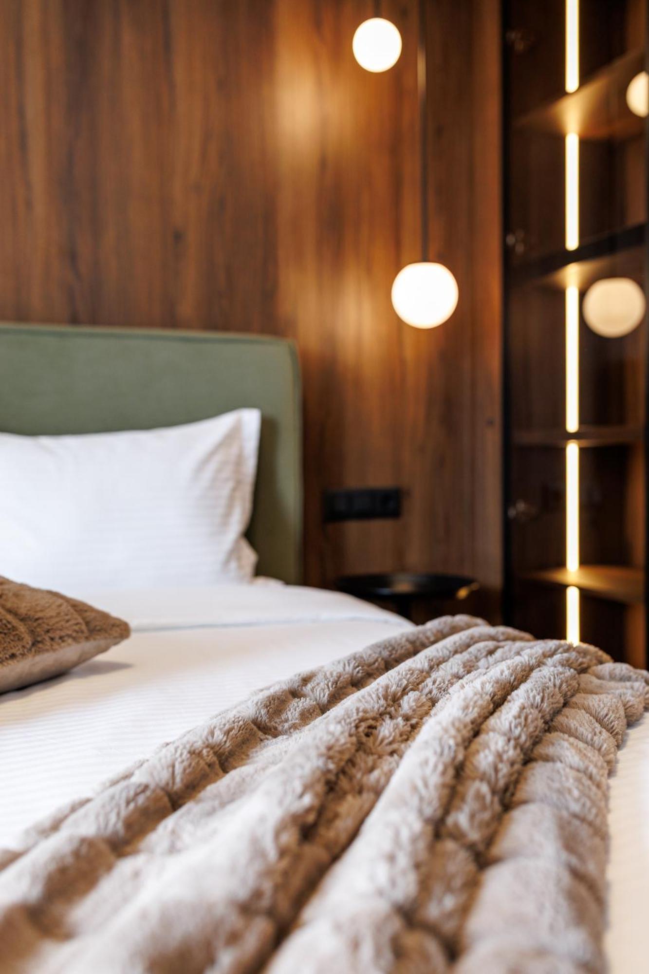 Mandala Designer Apartments With Free Private Parking, Near Mall Coresi Брашов Екстериор снимка
