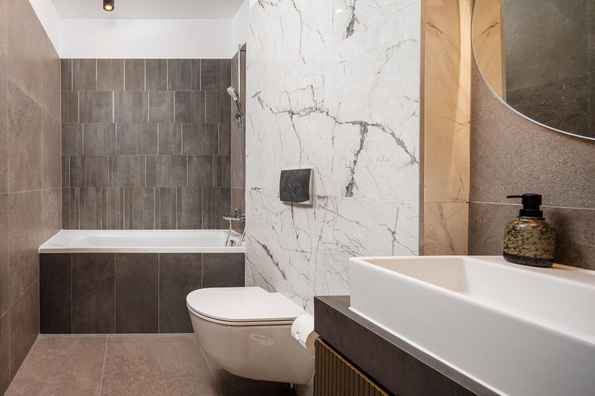 Mandala Designer Apartments With Free Private Parking, Near Mall Coresi Брашов Екстериор снимка